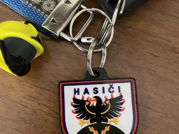 Přívěsek na klíče s erbem vašeho sboru